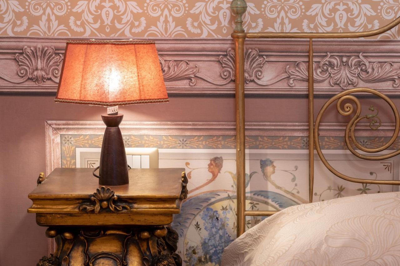 Il Cavaliere Al Borgo Antico Hotel Copertino Exterior photo